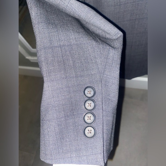 Men’s Liz Claiborne suit. Jacket is size 48R and pants are 36 waist x 32 long. - Picture 5 of 12